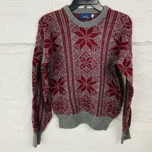 Finalist fair aisle Festive Red and Gray Crewneck unisex Sweater size medium